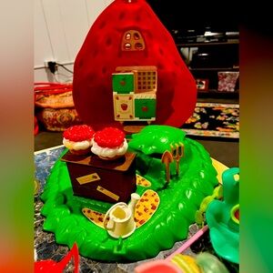 10 strawberry shortcake playsets. Selling as a lot.